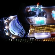 revell_queen_mary_2_20100903_1016960862