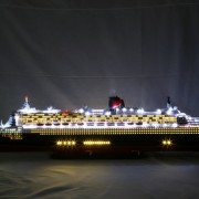 revell_queen_mary_2_20100903_1105645235