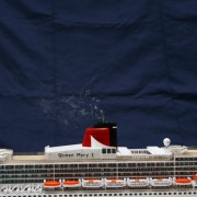 revell_queen_mary_2_20100903_1223428673