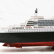 revell_queen_mary_2_20100903_1241852932