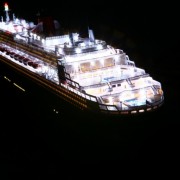 revell_queen_mary_2_20100903_1345965402