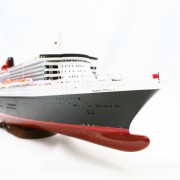 revell_queen_mary_2_20100903_1539525725