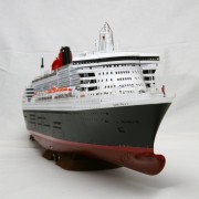 revell_queen_mary_2_20100903_1766203660