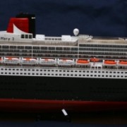 revell_queen_mary_2_20100903_1782790780
