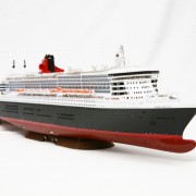 revell_queen_mary_2_20100903_1820427019