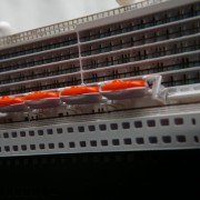 revell_queen_mary_2_20100903_2060525143